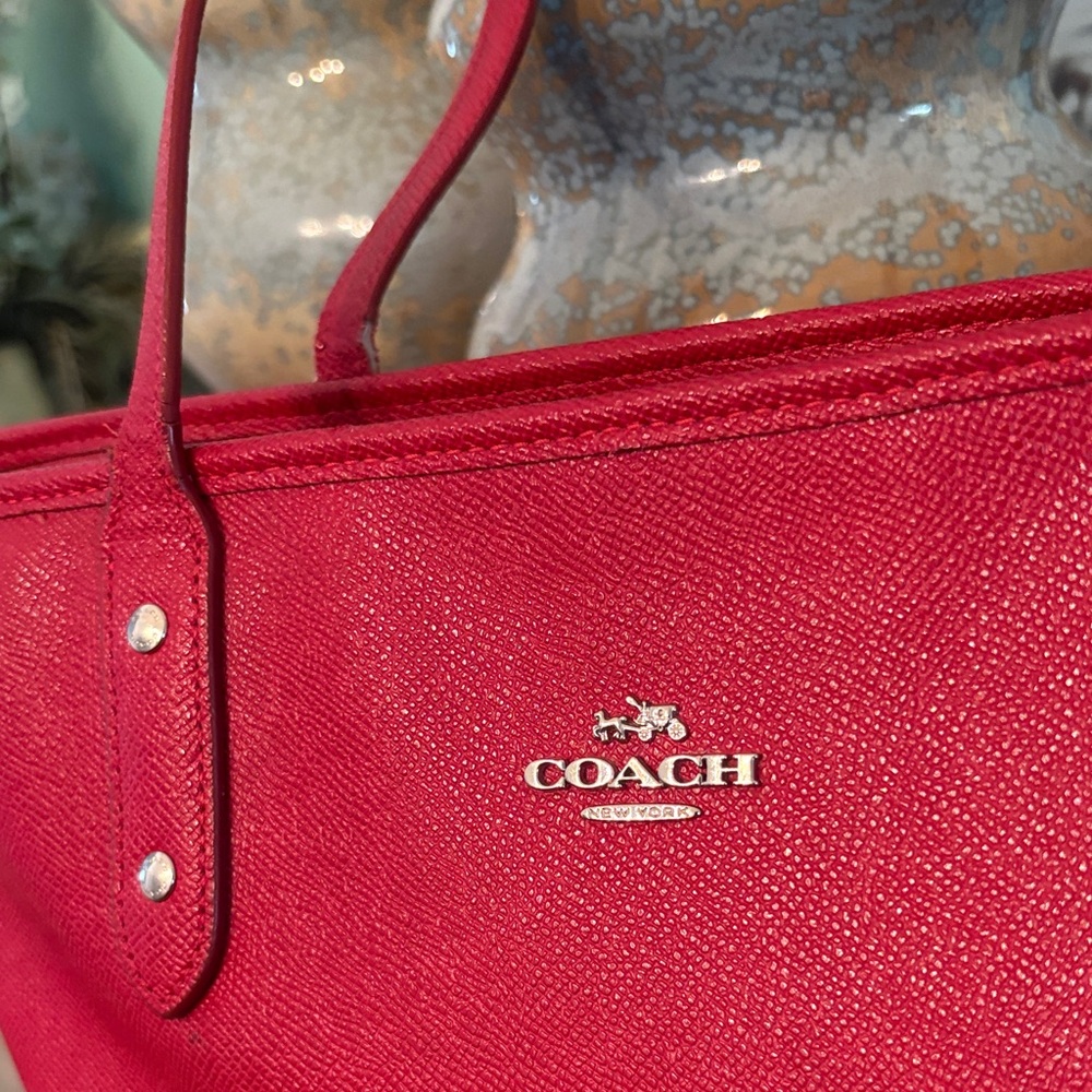 Coach leather Vibrant Red Women's Bag beautiful condition - Picture 2 of 9